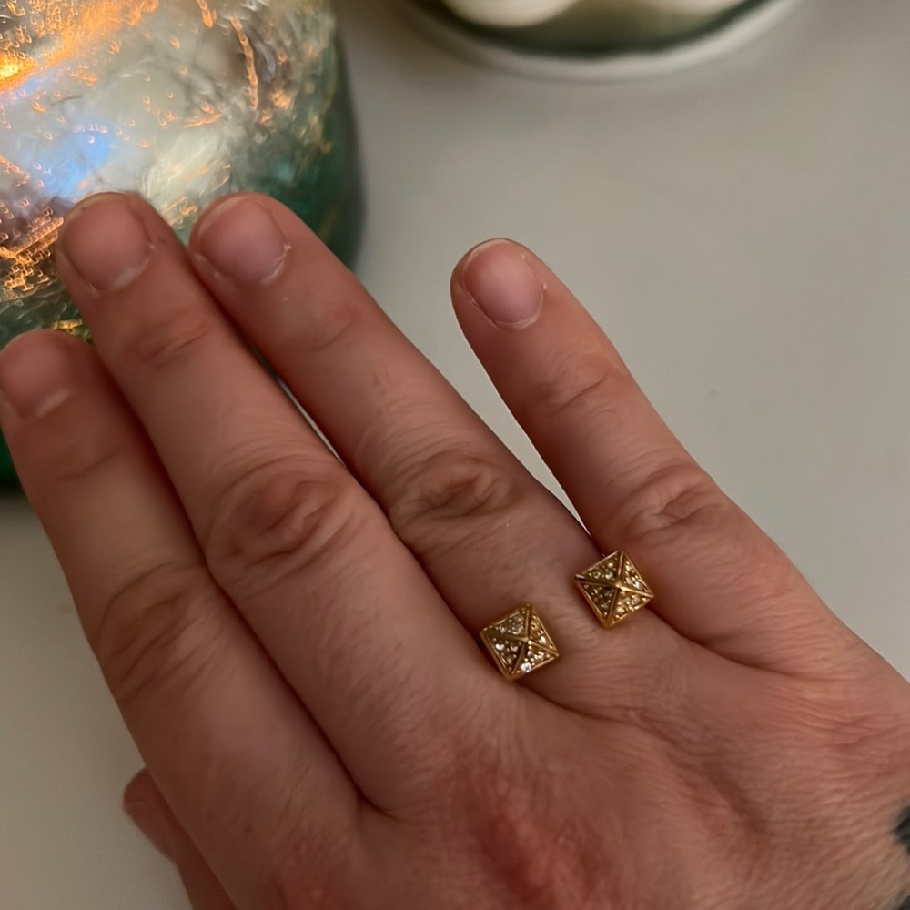 BCBG yellow gold ring